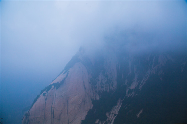 华山，西岳峥嵘何壮哉，徒步登上华山之巅