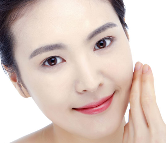 女生嘴角上翘旺夫_达一风水网