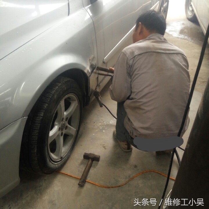 汽车车身出现了一个洞，钣金喷漆师傅的这种修补技术值得称赞！