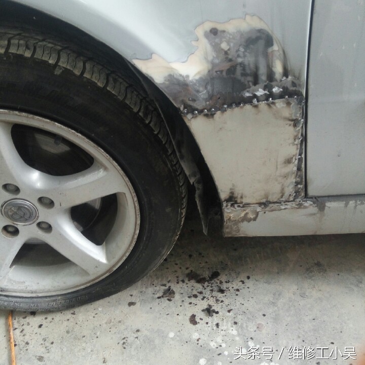 汽车车身出现了一个洞，钣金喷漆师傅的这种修补技术值得称赞！