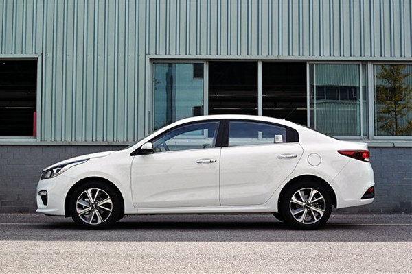 新款起亚k2上市,还能干的过国产?