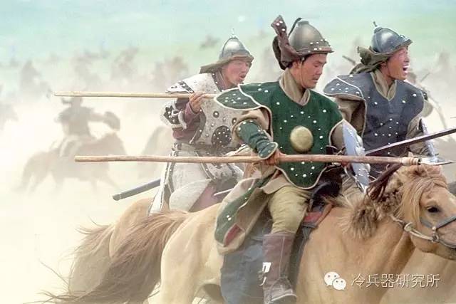 论古代战马的养成:胆大机警,还要阉割