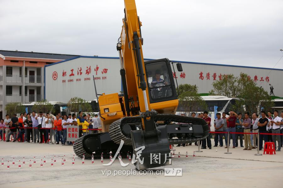 湖北省公路职业技能竞赛在咸安举行