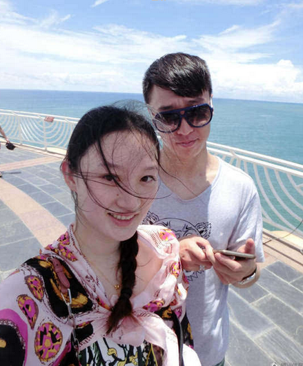 世界杯足球球星太太团(国足太太团大比拼:任航吴曦钟爱大学生,武磊抱