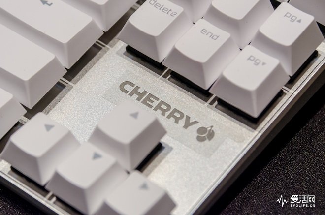 又到樱桃熟透时 Cherry MX Board 8.0/9.0机械键盘打开新开关