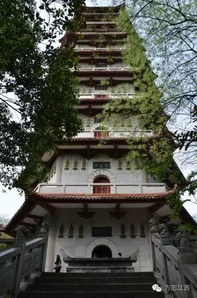 寻访净土宗祖庭、位于庐山西麓的东林寺