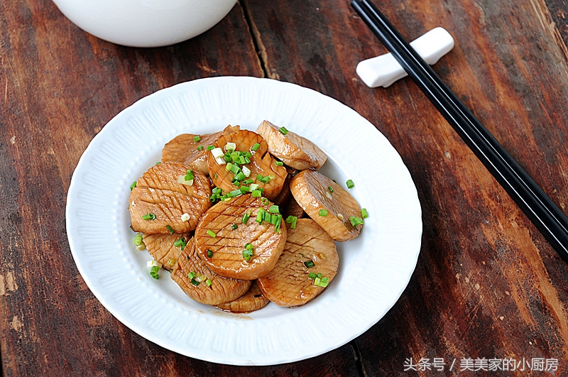 杏鲍菇这样切，看着有颜值，吃起来更入味，宴客都超级有面子