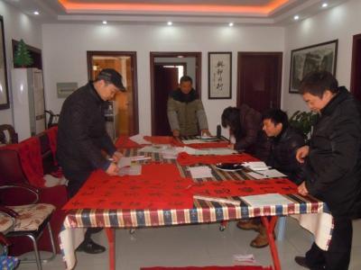 江苏昆山基督教迦南书画院举行书写春联活动