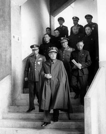 台湾往事：那些誓死追随老蒋的国民党大佬，最后都落个什么结局？