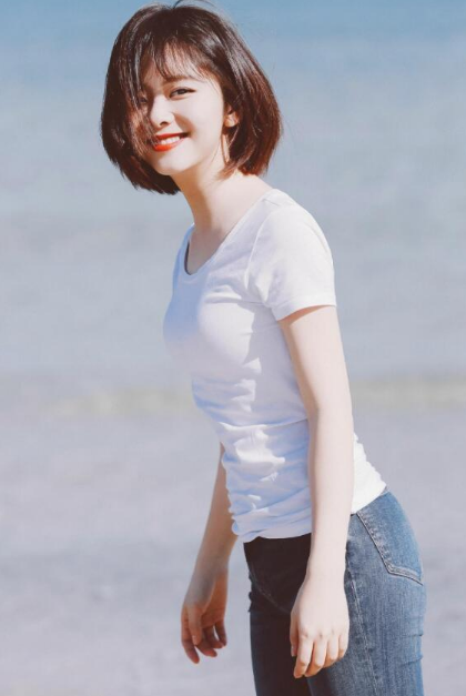 “被高估”的5位女演员，赚钱赚到手软，有人却拿不出像样的作品