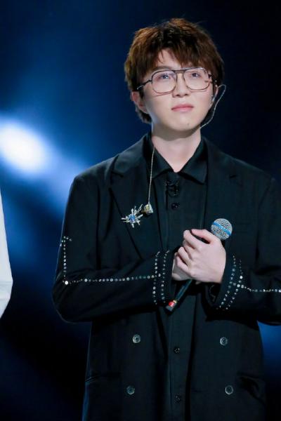 娱乐圈的水有多深？明星咖位决定红毯待遇，杨紫、鞠婧祎差距太大