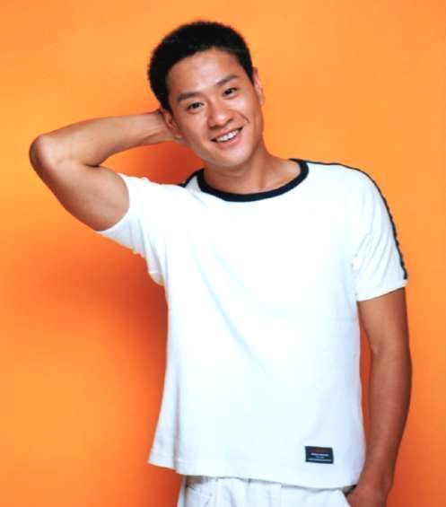 50岁的连奕名的"消失",是娱乐圈的悲哀