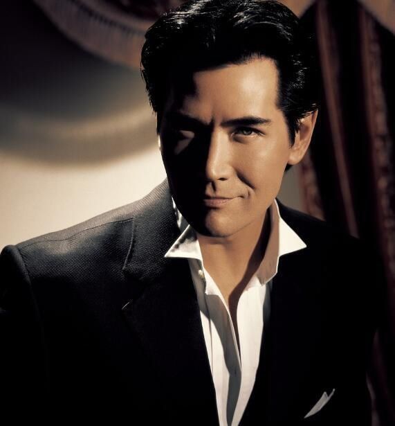 费翔妈妈毕丽娜:亲手拆散儿子的姻缘,我离婚影响了他的一生