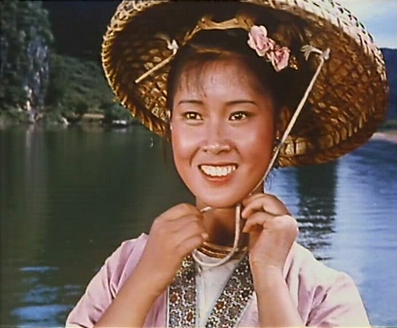 她出演过很多我们父母一辈喜欢看的电影作品,如《春兰秋菊》,《桂林