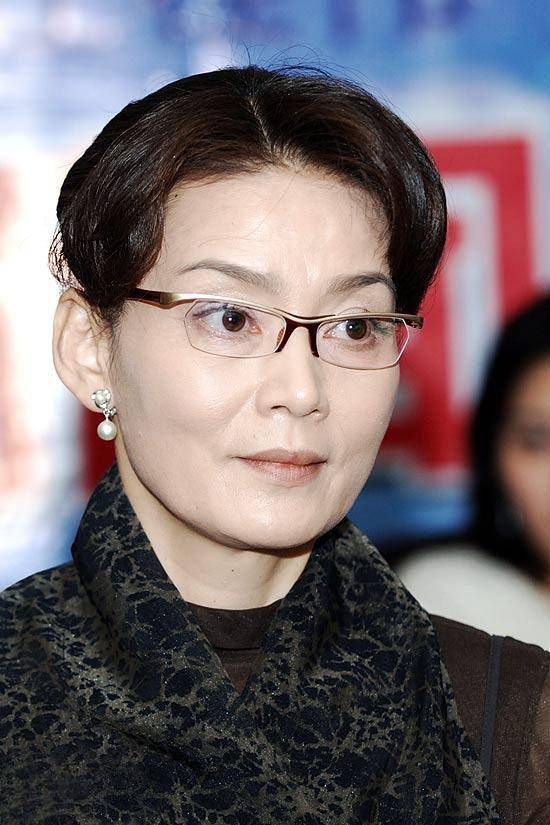 潘虹丈夫(潘虹老公现在和谁结婚啊了)