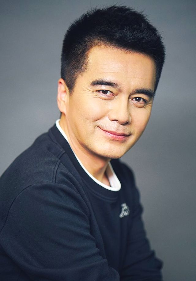 19年后,再看许亚军,才明白他当年为何离开何晴娶张澍