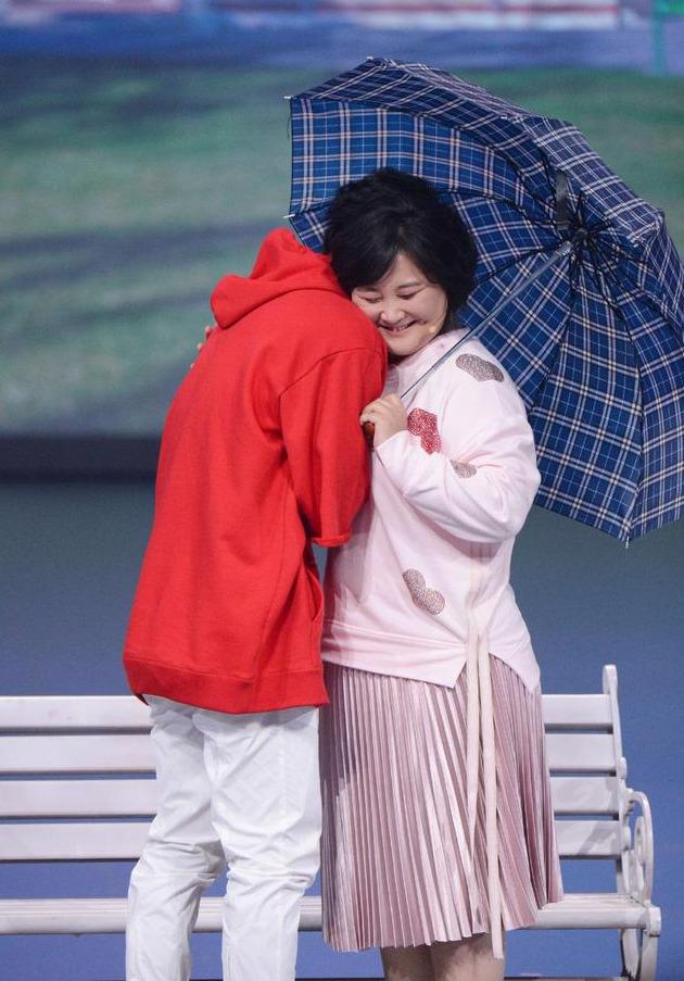 cp遍布娱乐圈却从未被骂，坐拥3000男神，贾玲是怎么做到的？