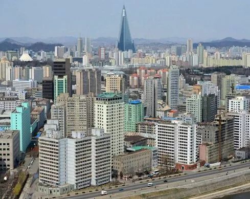 朝鲜为什么那么穷(你真的了解朝鲜吗？它当年到底有多优秀？带你认识真实的朝鲜)
