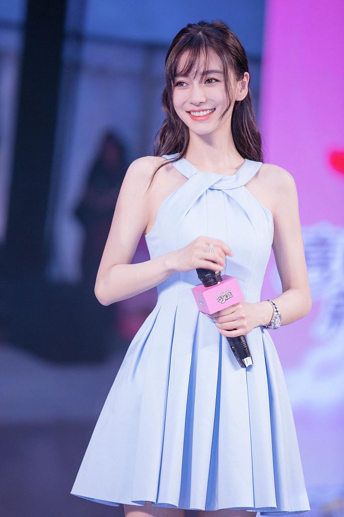 蓝色系的angelababy