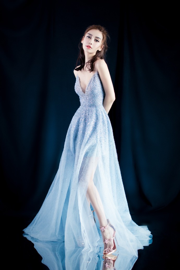 蓝色系的angelababy