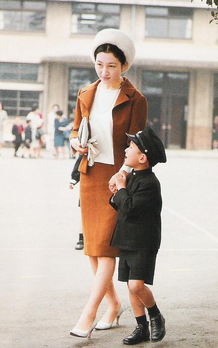 美智子：日本最美平民皇后，晚年坦言没爱过天皇，拒绝与天皇合葬