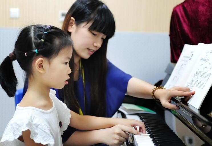 6岁前别给孩子报这4种兴趣班，浪费钱，还破坏孩子学习兴趣