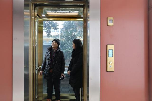老小区改造装电梯，费用的分摊成为难题，为啥住户会为此“翻脸”