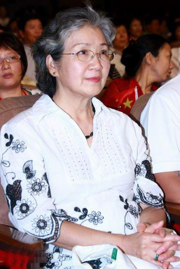 曹翠芬和谭天谦结婚56年,年轻时为了事业"丁克",如今过得怎样