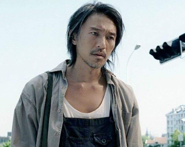 “喜剧之王”周星驰：一部电影打脸港圈，背后大佬令向太闻风丧胆