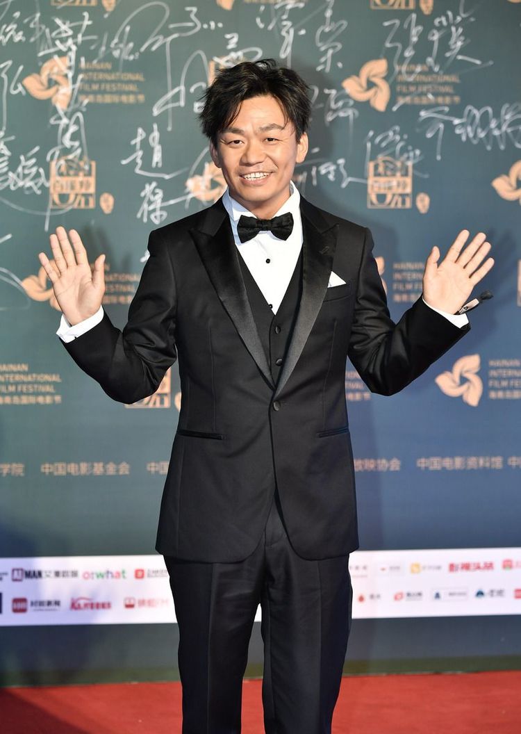 老婆,兄弟双双背叛,"老实"的王宝强,是如何逆风翻盘的?