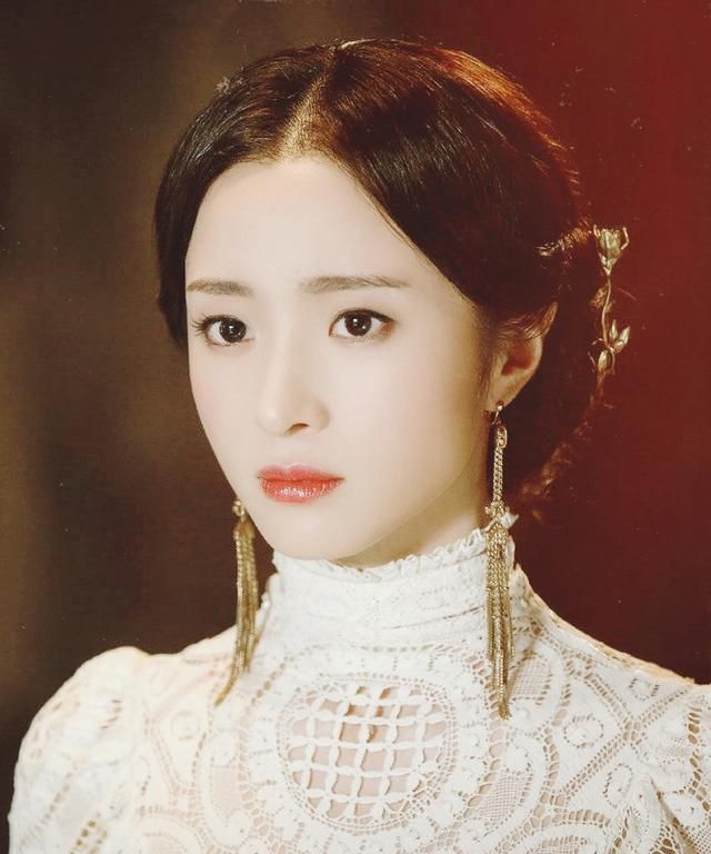 终于开拍,胡冰卿却中途打断俞灏明台词,还是因为要补妆.