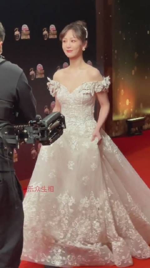 娱乐圈的水有多深？明星咖位决定红毯待遇，杨紫、鞠婧祎差距太大