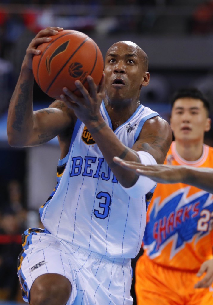 篮球——CBA：北京首钢队不敌上海哔哩哔哩队