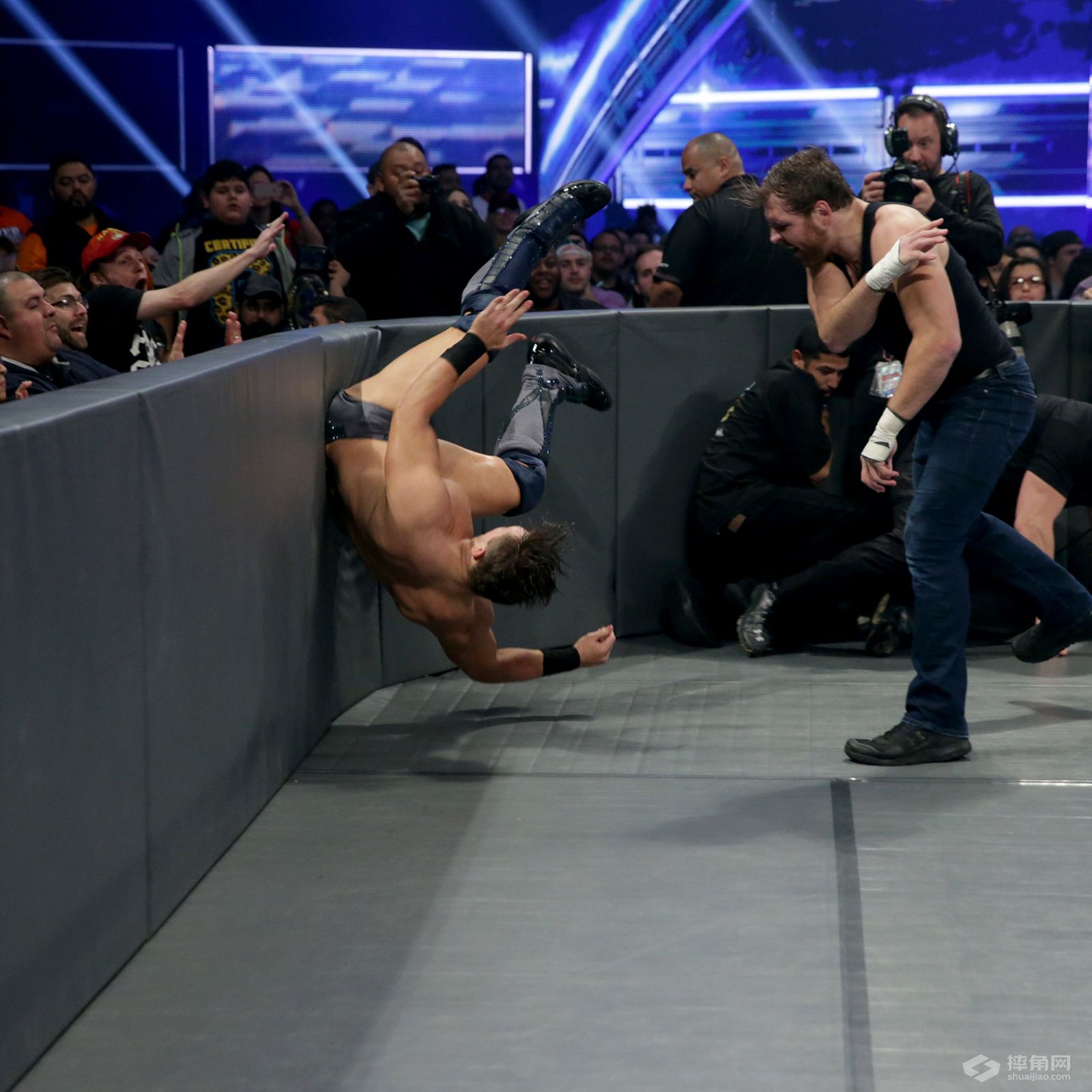 WWE驸马爷风云决战RVD！凯恩抛摔毕雪夫获全场欢呼！