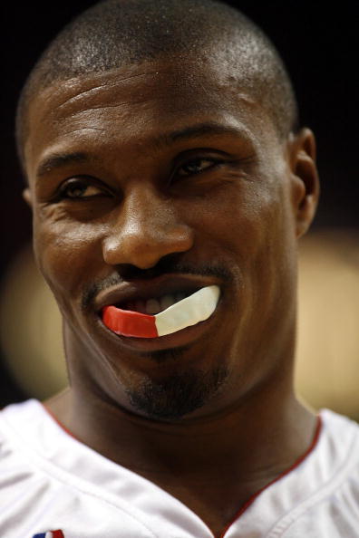 NBA不只有库里才会咬牙套：他们也同样喜欢咬牙套
