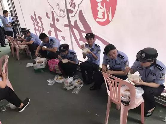 昨天，大赣州最风光的人被人肉：集体吃大餐过端午还免费看演出