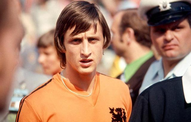 荷兰足球巨星克鲁伊夫因癌症去世，享年68岁