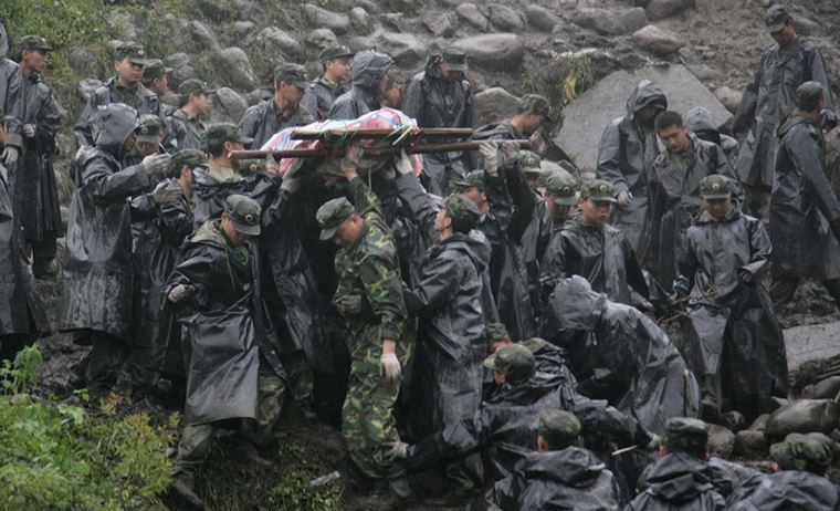 歌唱祖国的简短诗歌朗诵,歌唱祖国诗歌简短