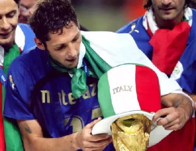 回忆杀！2006世界杯的那支意大利居然还有7人没退役？！