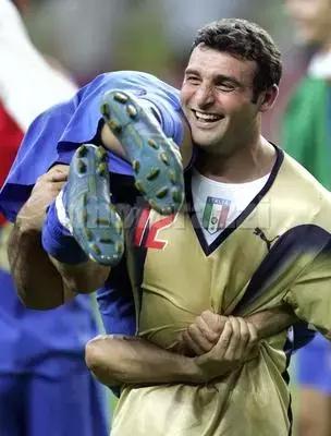 回忆杀！2006世界杯的那支意大利居然还有7人没退役？！