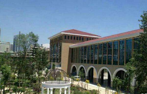 西宁二中是目前青海省办学历史比较悠久的一所中学,为省级标准化学校