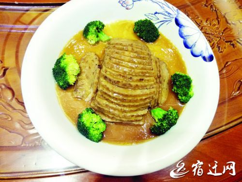 酥鸡说起酥鸡,估计吃过小伙伴们都知道,记忆中这道地道的沭阳土菜从