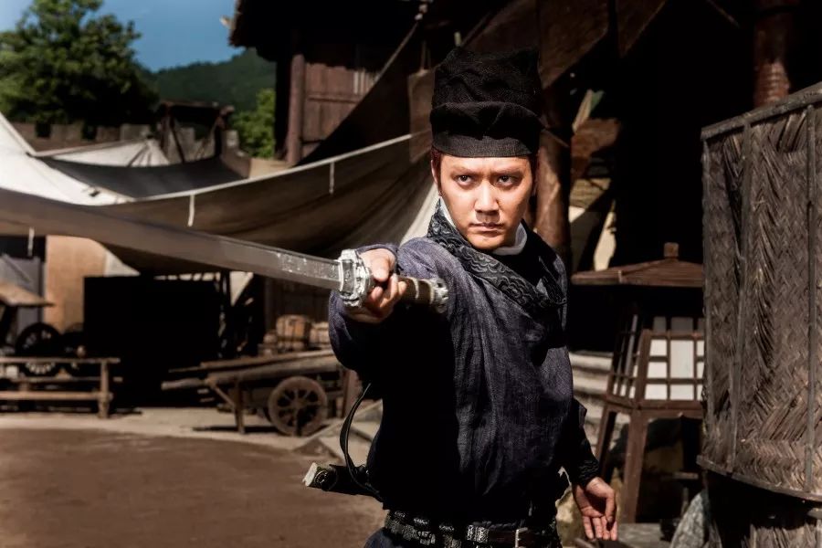 邓超饰演的裴东来和冯绍峰饰演的尉迟真金,不一样的邪徐克处处都在
