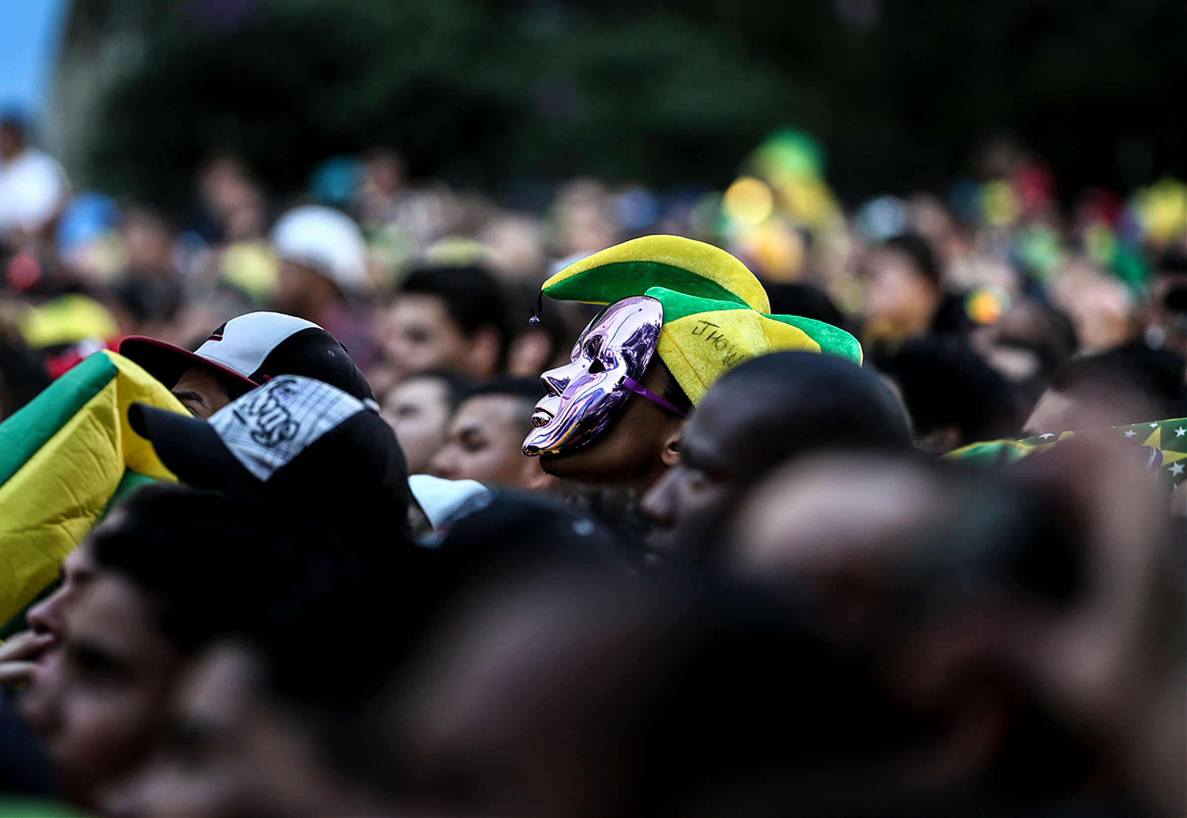2014年世界杯巴西开幕式赛上，一双双眼睛里是对足球的热爱