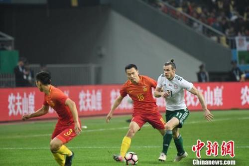 2018中国杯国足0：6惨败威尔士队 里皮不满意队员表现