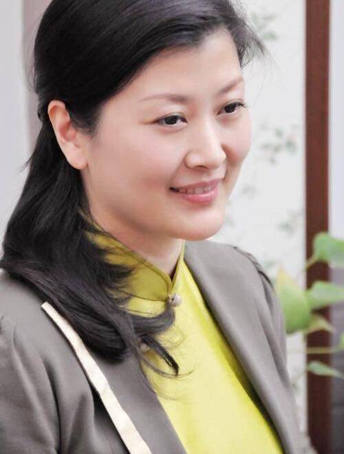 北大教授诗人顾春芳出诗集《四月的沉醉》:诗歌和做学问有一个共同点