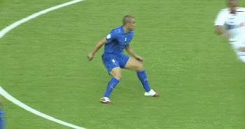复盘06决赛：意大利任意球救主 失冷静法国队饮恨