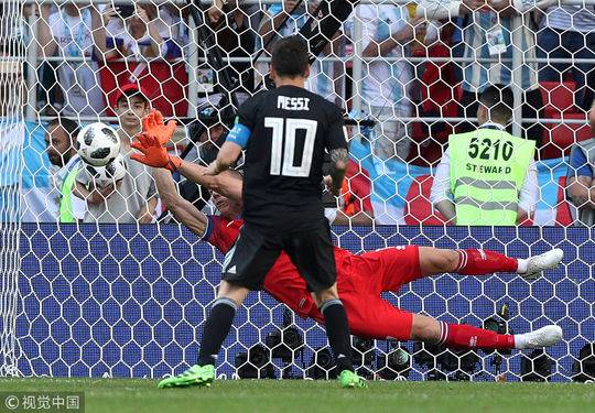 梅西失点阿圭罗进球 阿根廷1：1战平冰岛