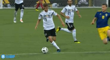 世界杯-罗伊斯首球克罗斯绝杀 十人德国2-1逆转瑞典