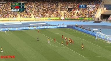 女足中国对巴西(动图：中国军团首战 女足0-3巴西)